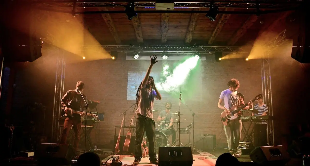 Quattro giorni di rock e reggae con tante band alle Lochere
