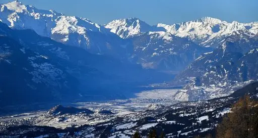 Quattro morti e 5 feriti gravi recuperati sulle Alpi svizzere