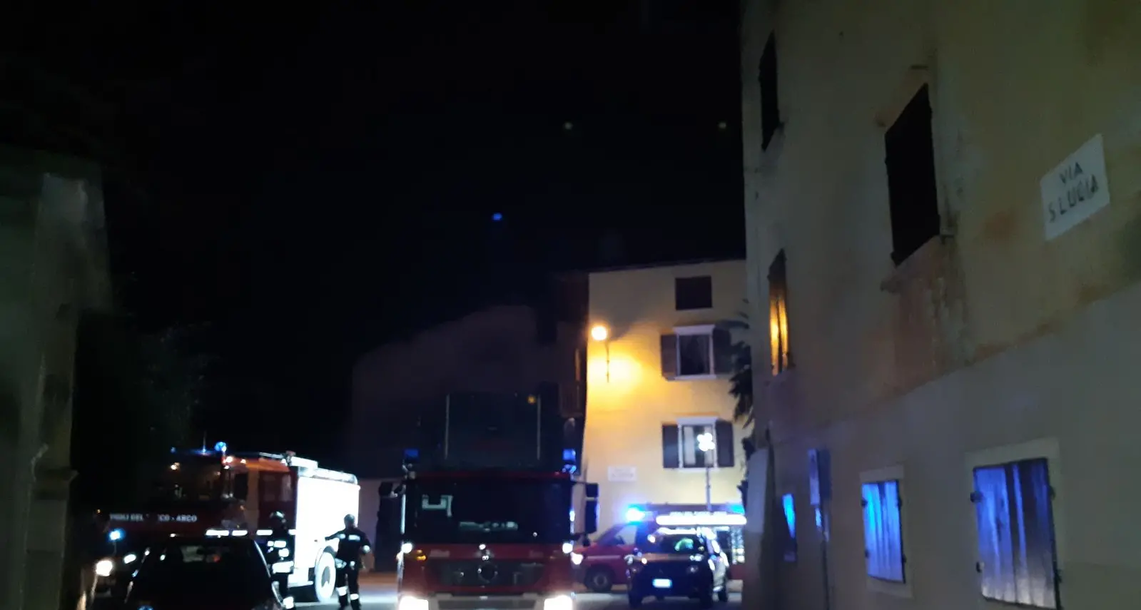 Massone, camino in fiamme nella casa di Gianni Caproni