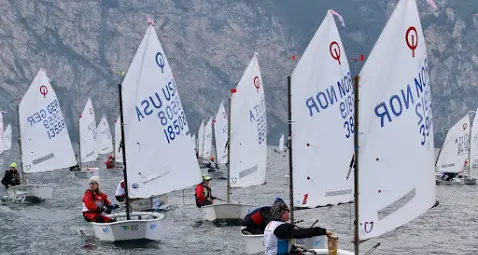 Meeting del Garda Optimist di vela il rivano De Asmundis al comando