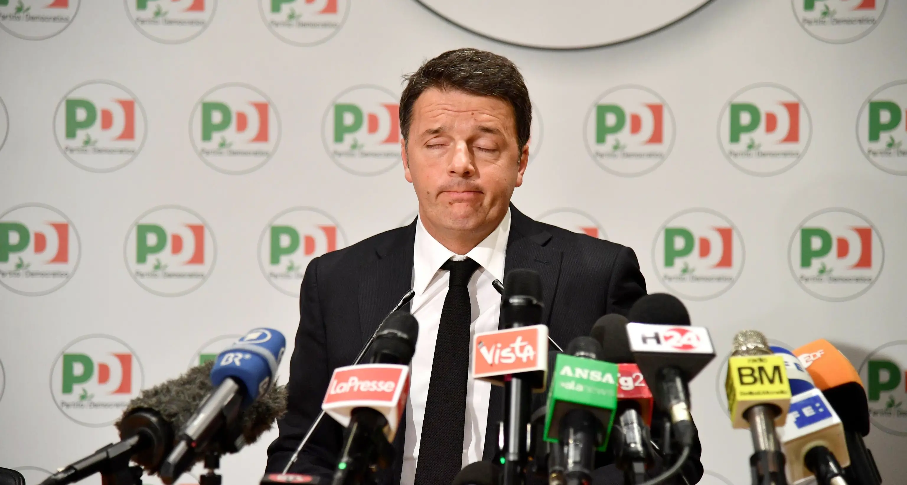 Renzi: «Opposizione dura contro questo governo di cialtroni»