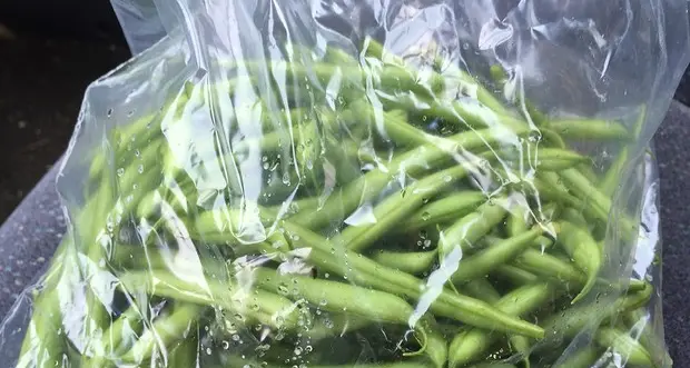 Frutta e verdura nel sacchetto. Denuncia del Codacons. «Ecco chi ci guadagna»