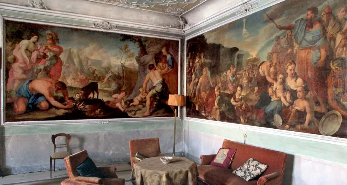 Guide rumene e russe per scoprire palazzo Grillo