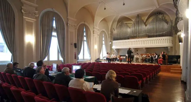 Filarmonica e bar: è guerra Decibel pop vs musica classica