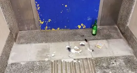 Trento-Malè, sottopassaggio con siringhe e sangue