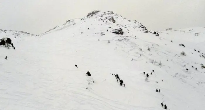 Valanga in valle d'Aosta Travolti 5 sciatori