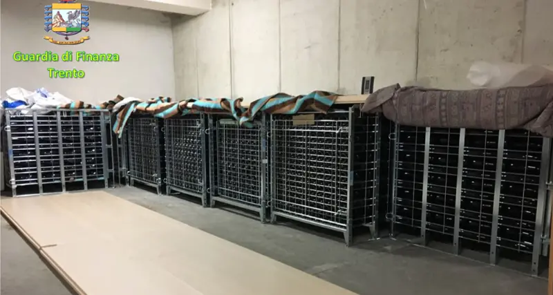 Cantina Opera, nuovo sequestro In un magazzino di Pinzolo oltre 7mila bottiglie di spumante