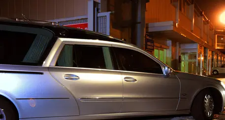 Senza Rc Auto: sequestrato un carro funebre con salma