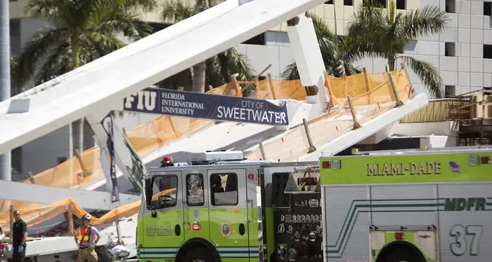Miami, crolla ponte pedonale Ci sono almeno 6 morti