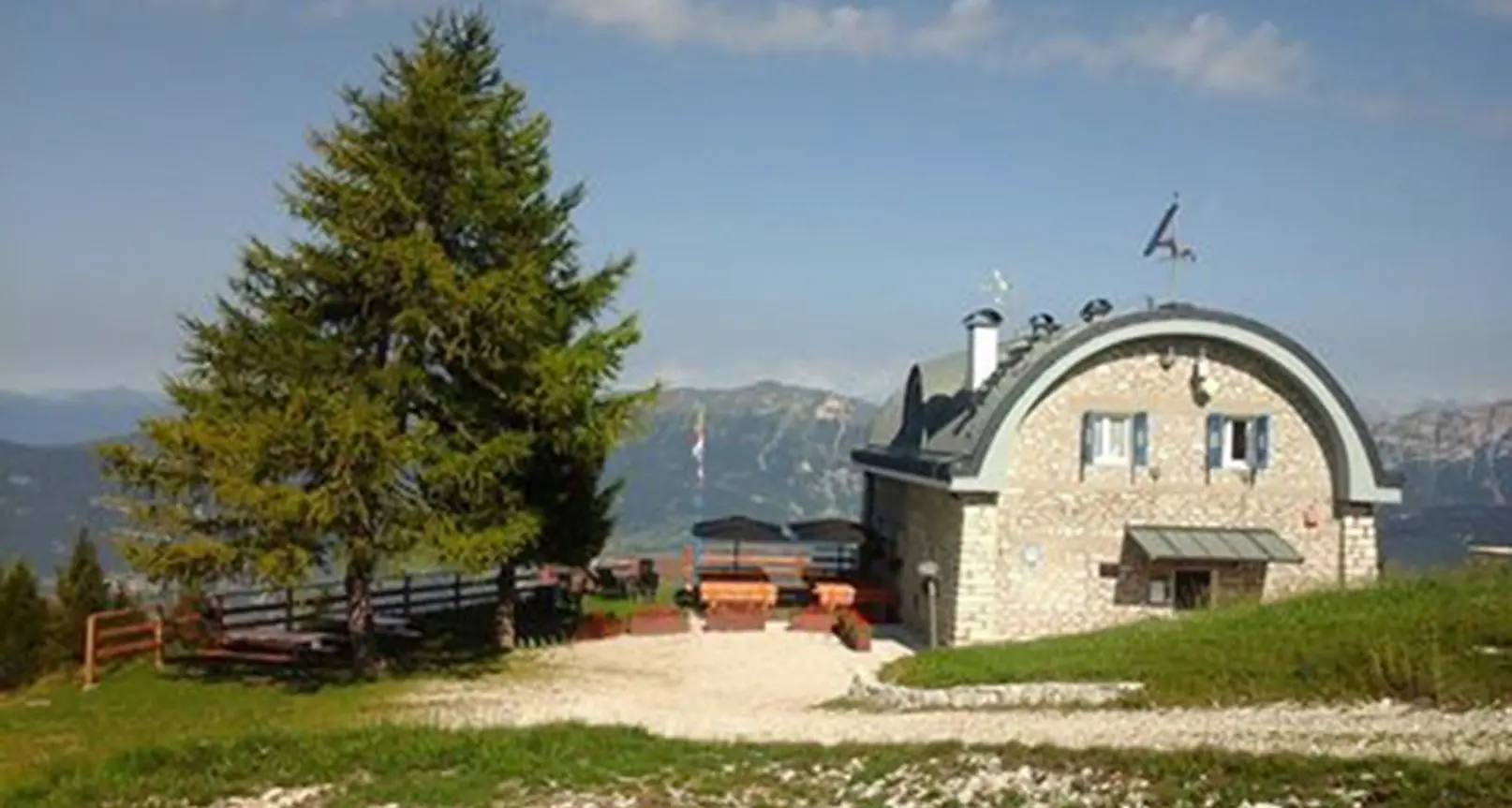 La Sat caccia i gestori del rifugio Filzi sul Finonchio