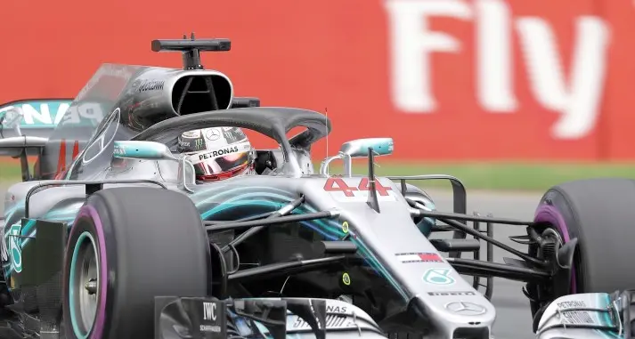 Hamilton: giro perfetto e pole davanti a Kimi e Seb