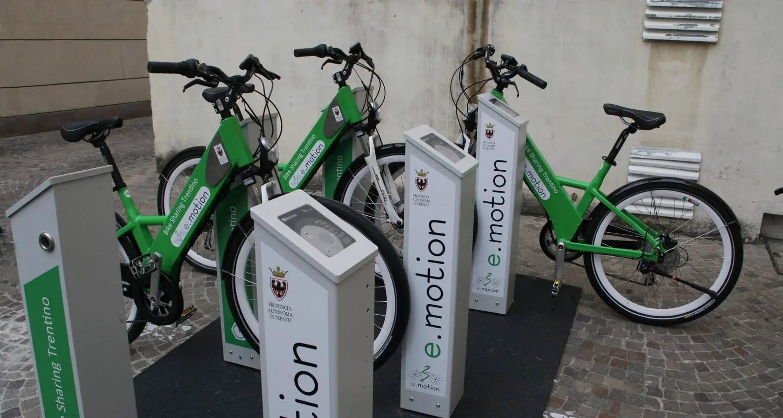 Trento, altre 16 stazioni di bike sharing e-motion