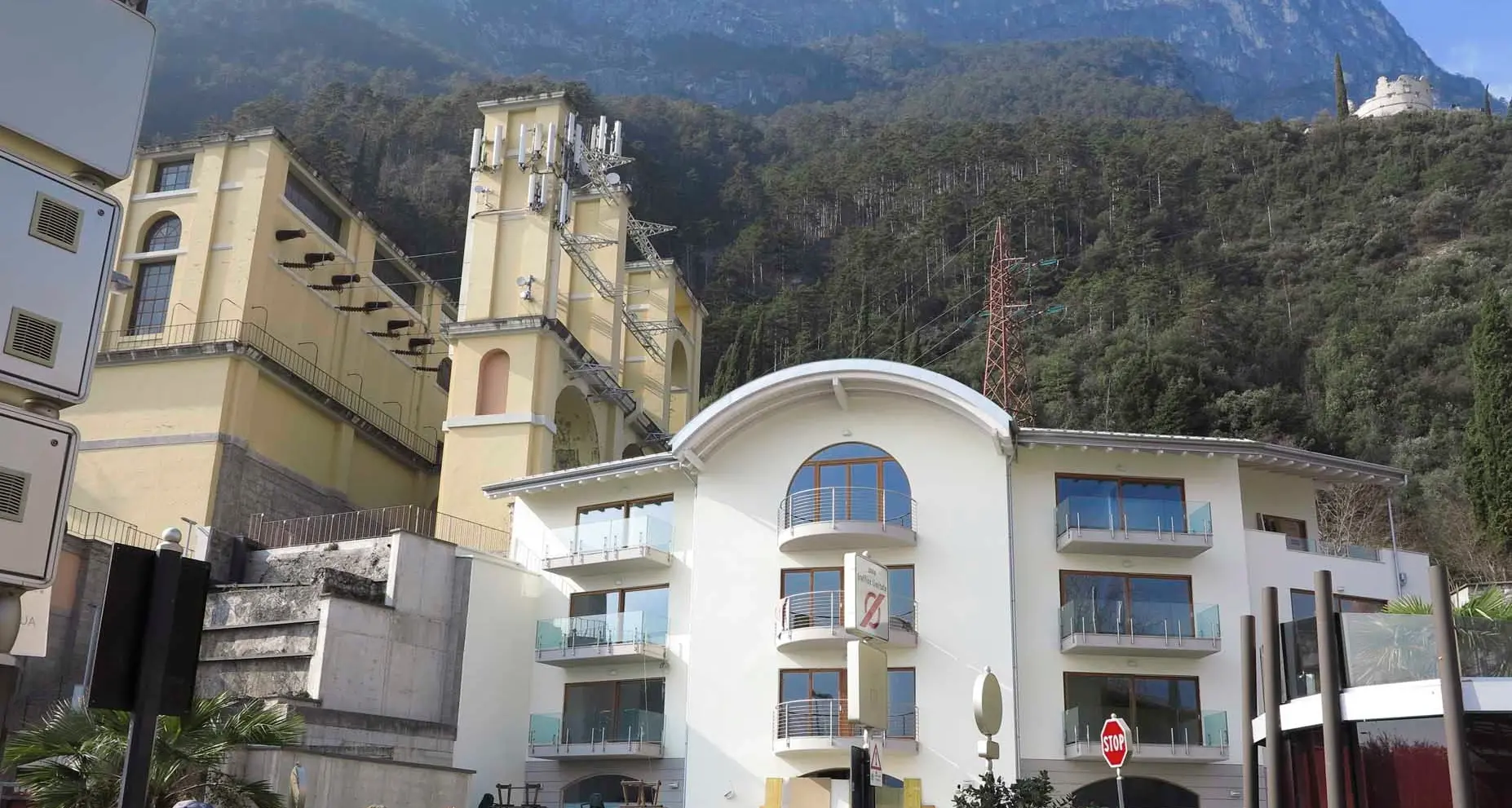 Riva, vallo tomo per proteggere l'ex Apres