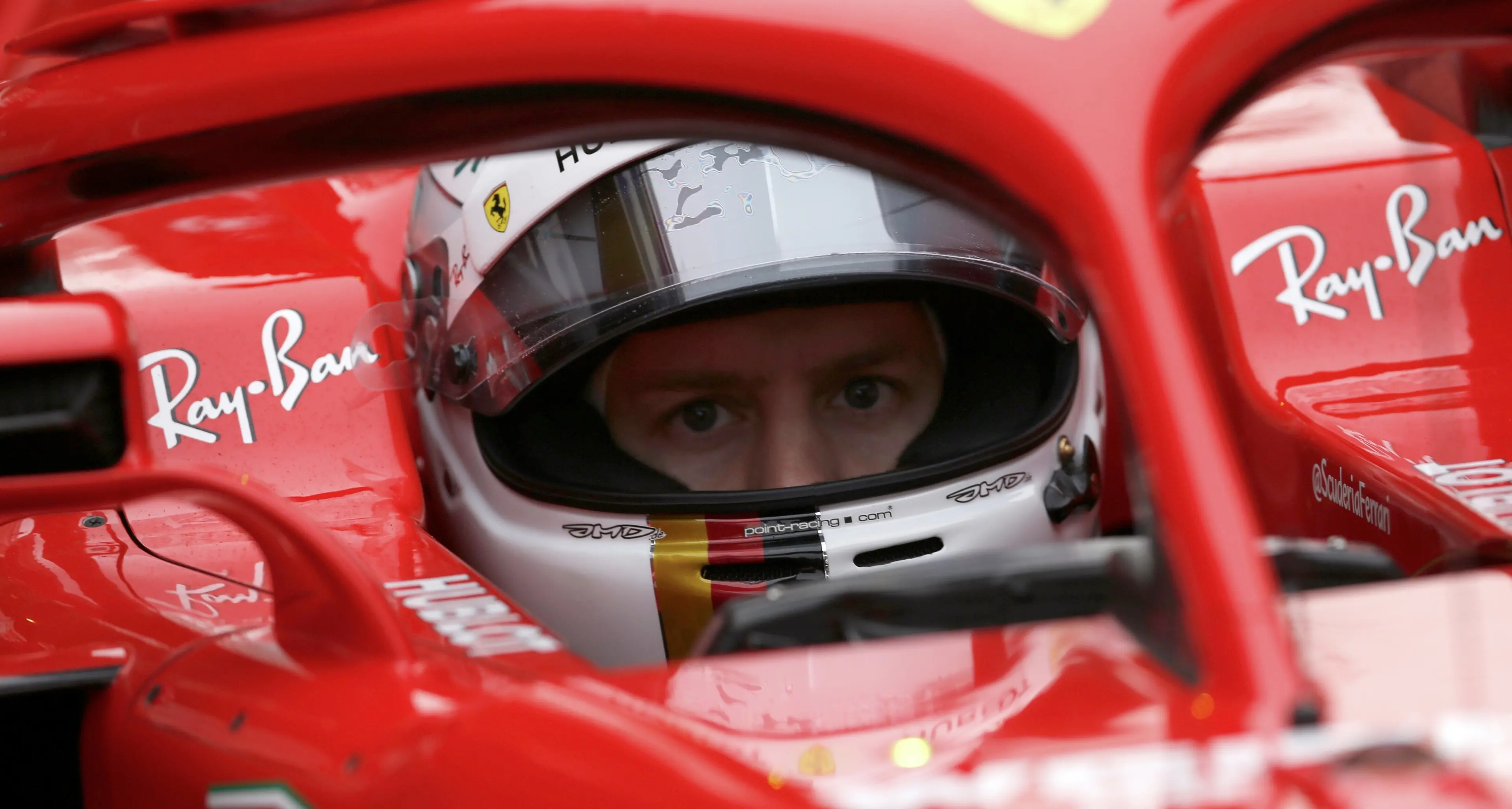 Formula 1, Vettel incita i tifosi «Tenete duro e non perdete la speranza»
