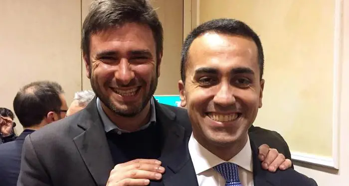 Di Battista: «Teniamo la linea, Renzi non c'è già più»
