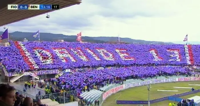 Lacrime e un silenzio surreale