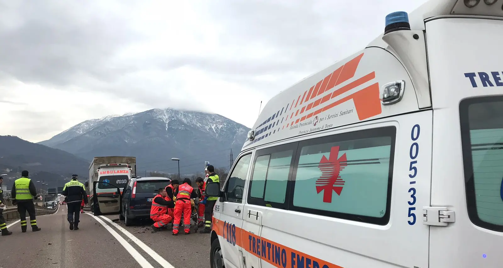 Traffico in tilt in tangenziale per lo scontro a Ravina