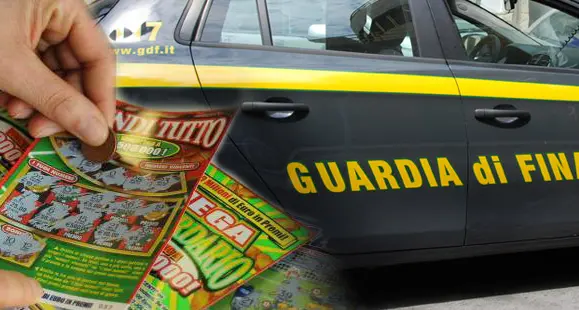 «Gratta e vinci» falsificati, cercava di ottenere 1mln di euro