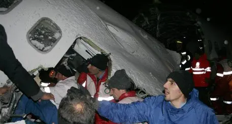 Figlia di un miliardario turco e 7 amiche precipitano col jet privato dopo la festa di nubilato