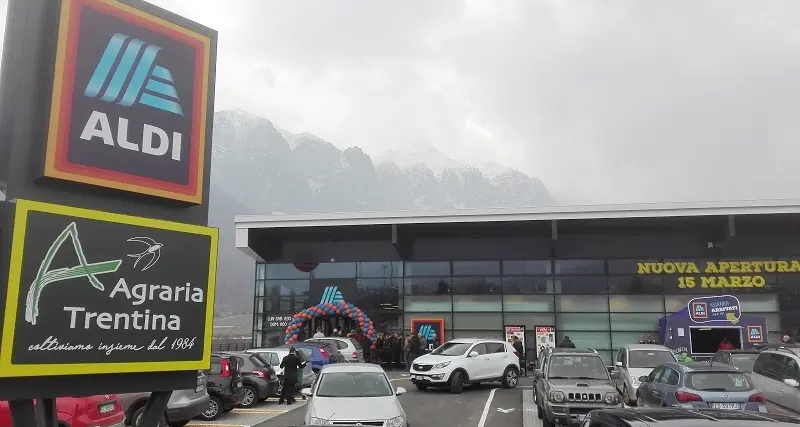 Borgo, apre Aldi ed è subito pienone