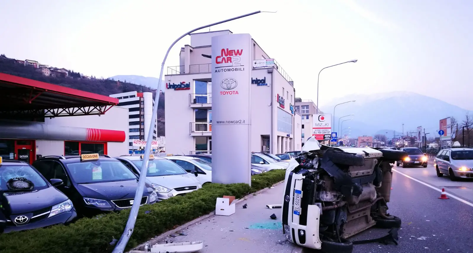Panda sbanda e si rovescia Paura in via Brennero