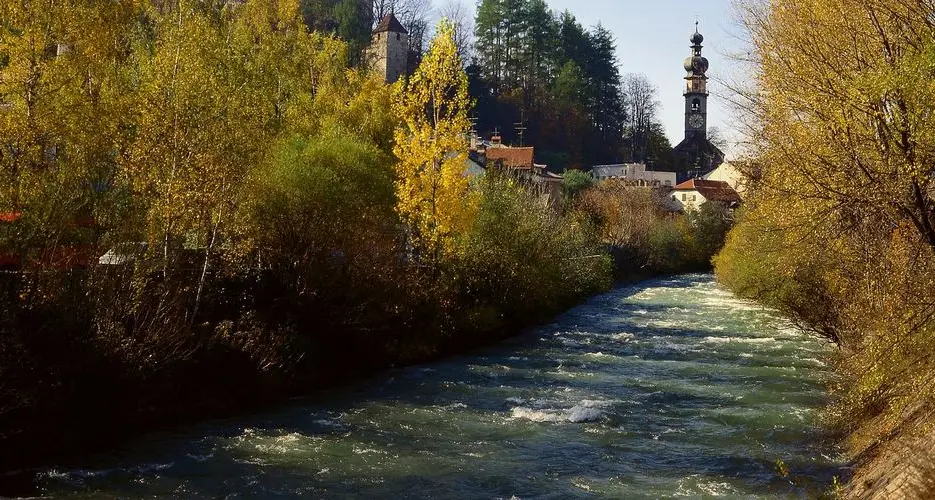 Cadavere di un uomo nel fiume Potrebbe essere turista scivolato