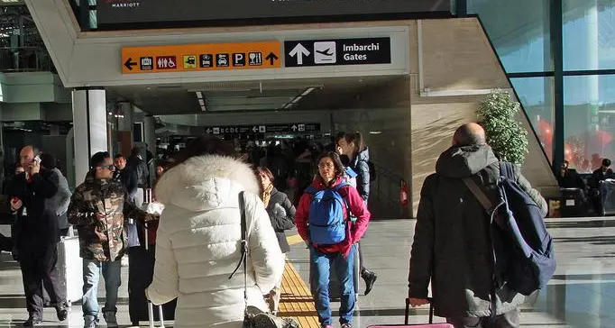Partorisce all'aeroporto Marconi Le doglie subito dopo i controlli