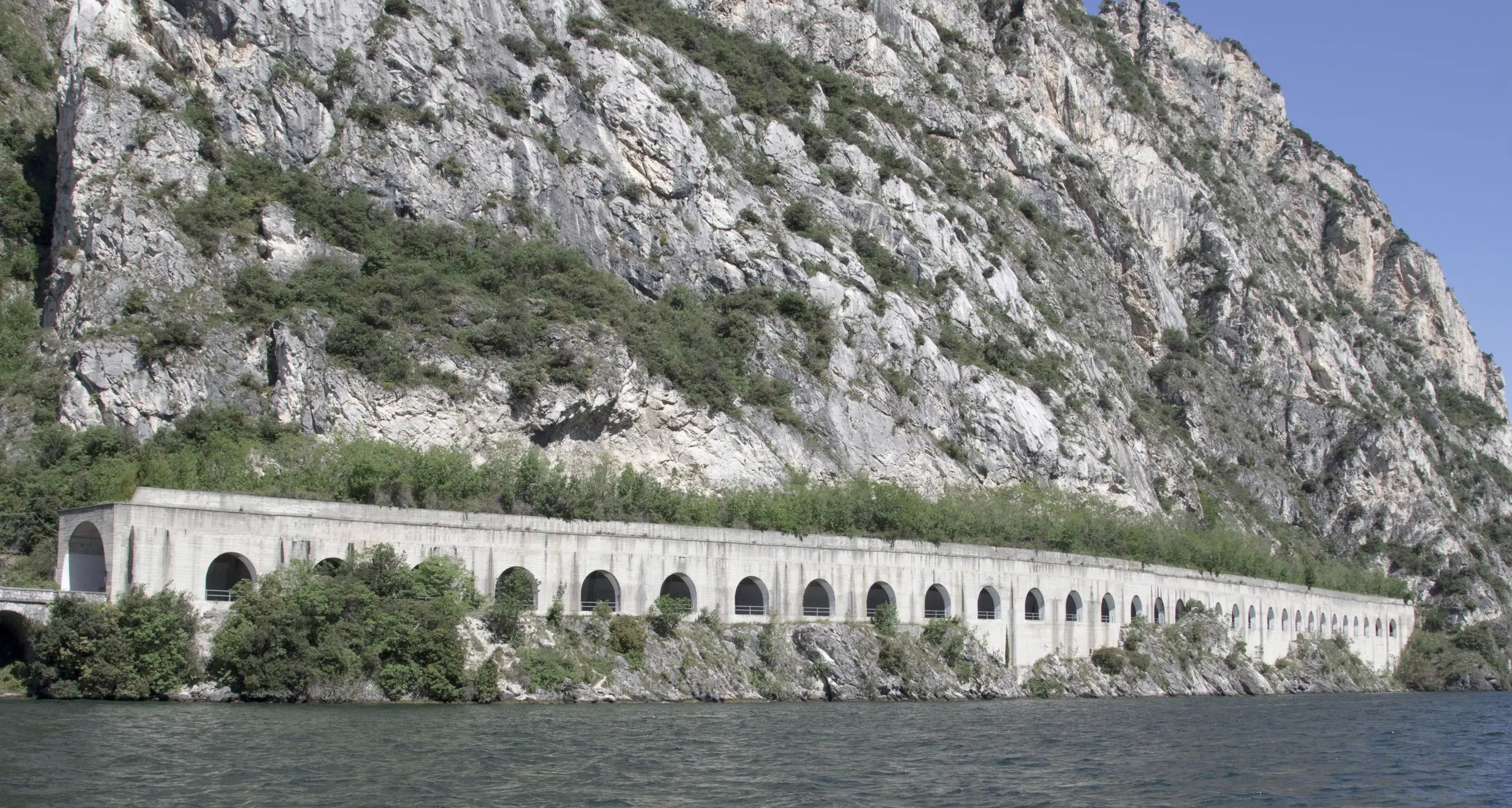Ciclabile del Garda ok, ma no al modello Limone