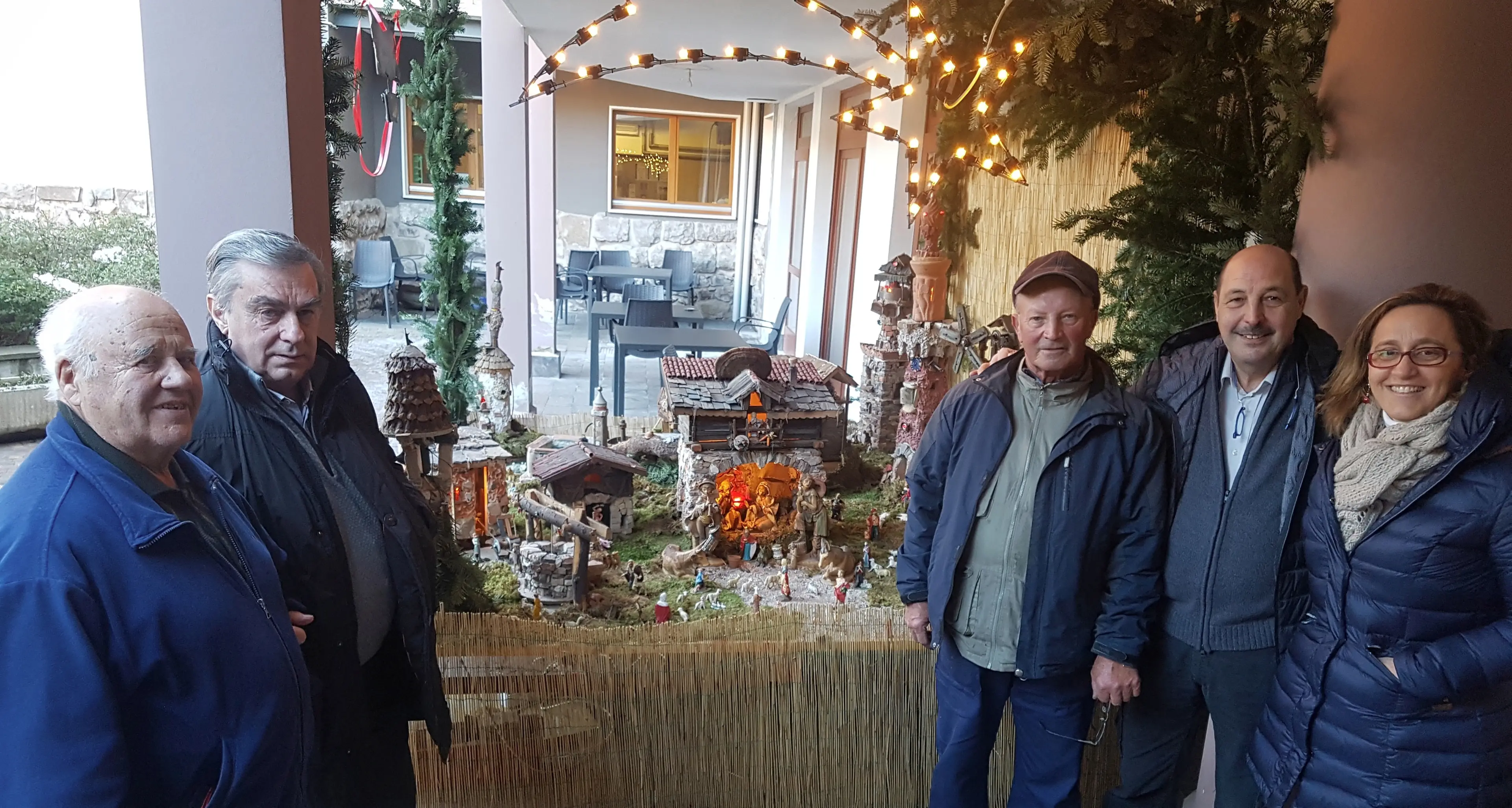 Il presepio della casa di riposo di Lavis ha festeggiato i 40 anni di vita