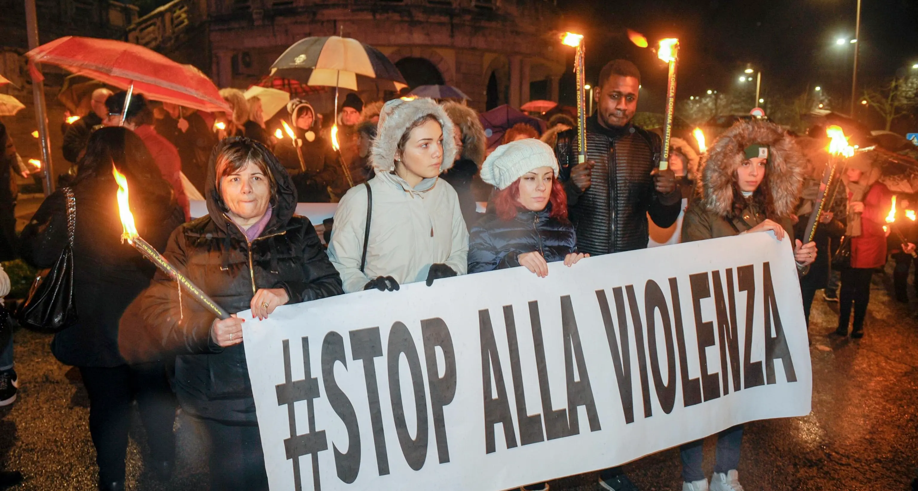 Sindaco Macerata: «Stop manifestazioni» Ugo Rossi applaude: «Parole sante»