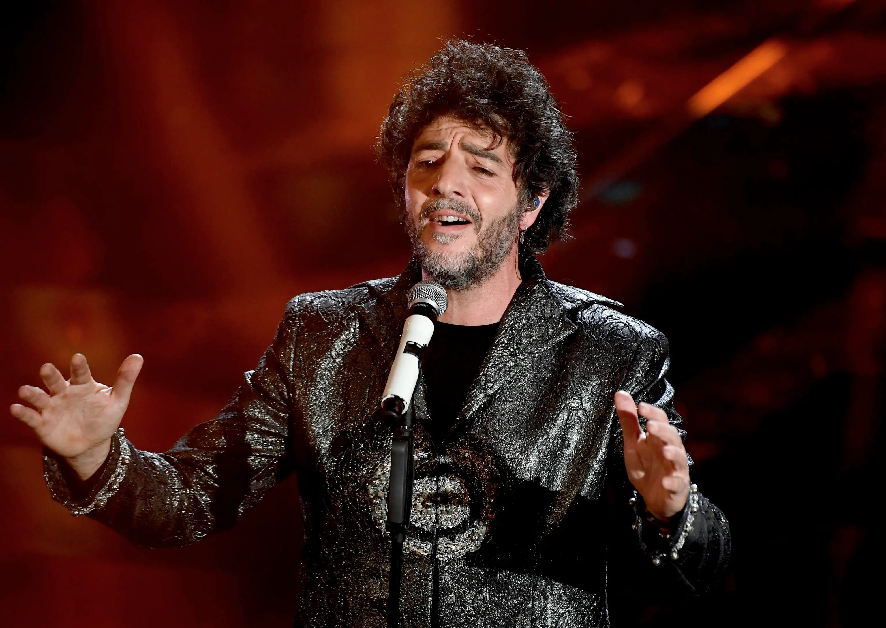 Italian singer Max Gazze' performs on stage during the 68th Sanremo Italian Song Festival at the Ariston theatre in Sanremo, Italy, 06 February 2018. The 68th edition of the television song contest runs from 06 to 10 February. ANSA/CLAUDIO ONORATI