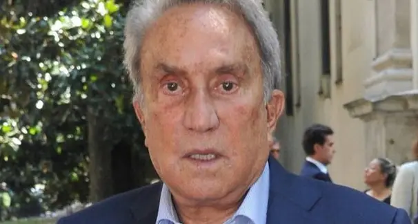 C'è il primo Amici di Emilio Fede Fan Club ed è nato a Napoli
