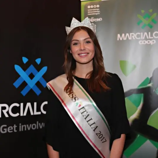 Valle di Fiemme capitale dello sci nordico Anche Miss Italia alla Marcialonga - Video