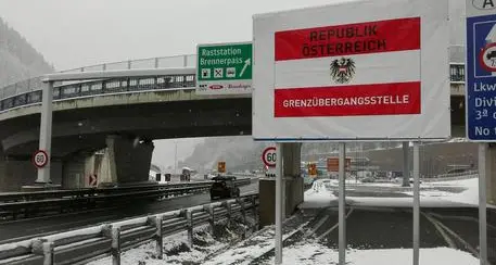 Migranti: l'Austria dispiega 600 agenti