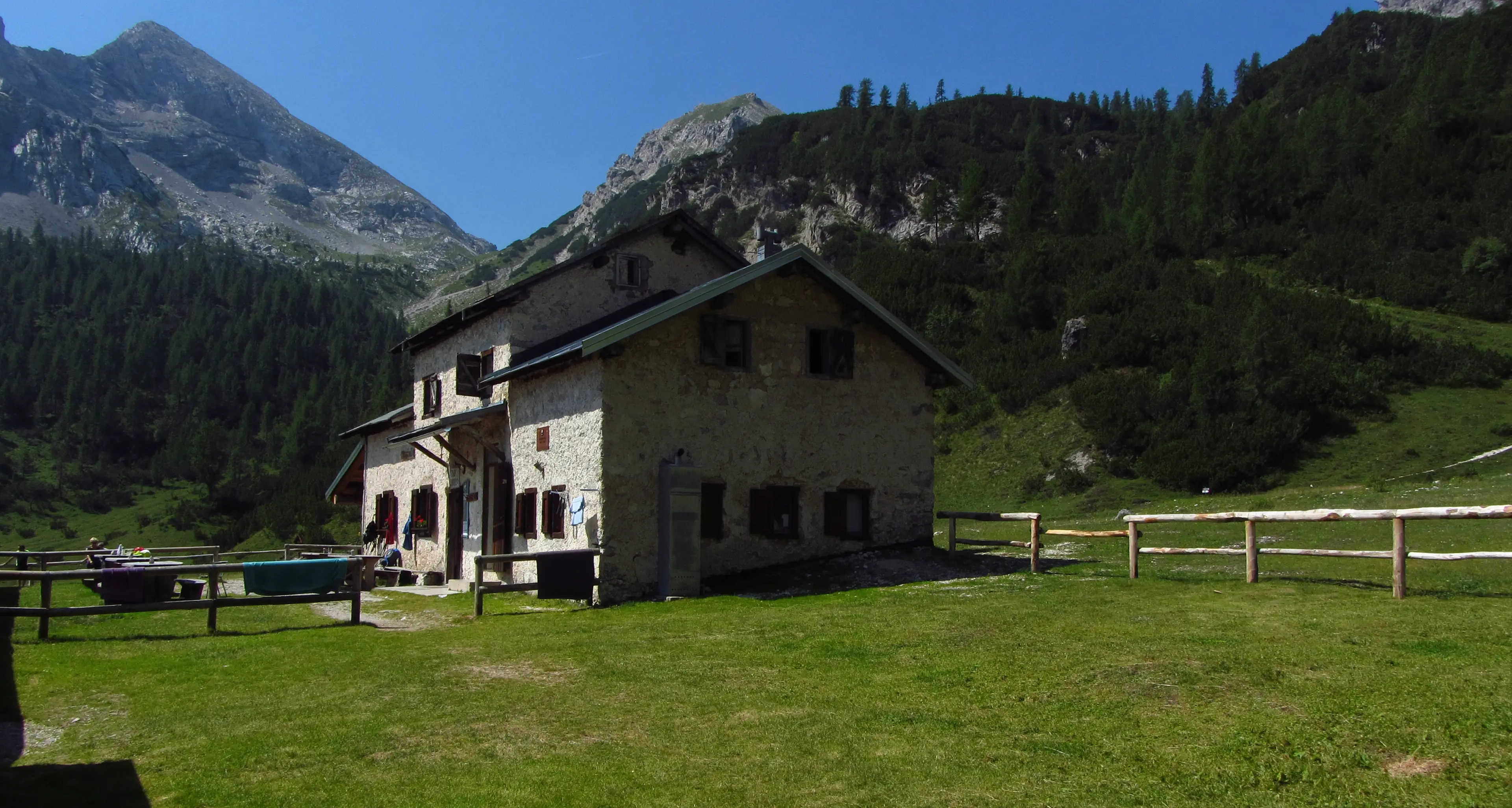 Spormaggiore, sorpresi dal buio notte al bivacco per due turisti