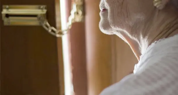 A 80 anni truffa la compagna spacciandosi per ex amante