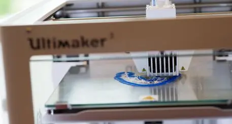 La stampante 3D crea la prima pelle di colore