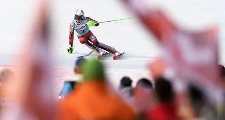Vince ancora Hirscher Gross sesto a Adelboden