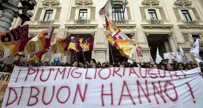 Insegnanti in sciopero Tutti contro il ministro
