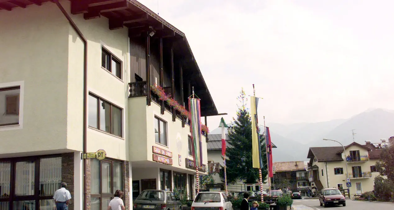 Vigo di Fassa, municipio e scuola senza agibilità