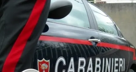 Auto fuori strada a Castello Tesino: due persone coinvolte