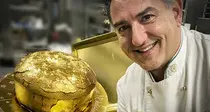 Il Panettone-gioiello, ha foglie d'oro