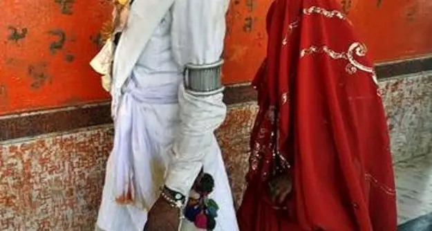 Marocco, la polizia interrompe la festa di una sposa bambina