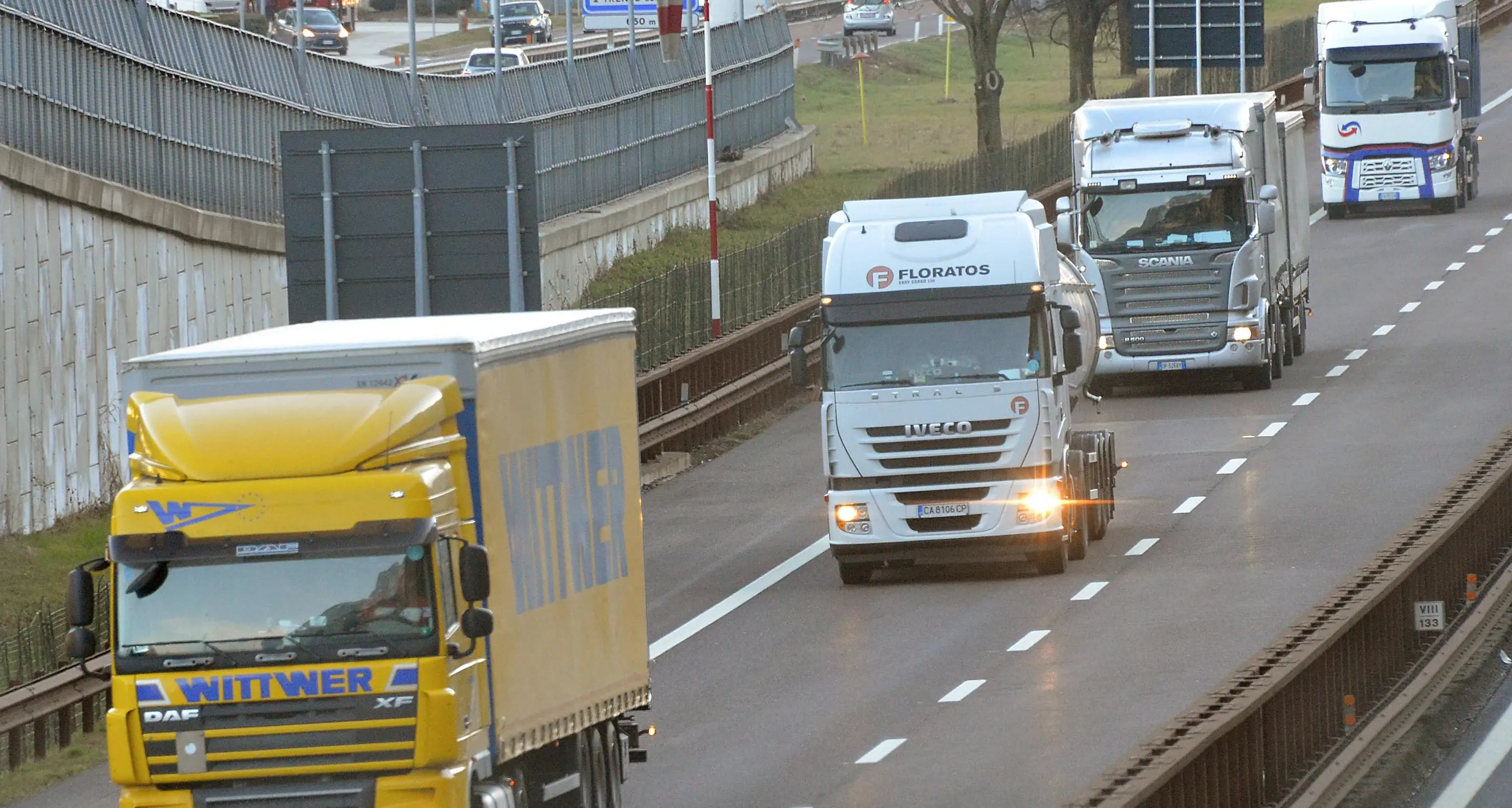 Camion fermo nel piazzale a bordo un autista serbo era morto da tre giorni