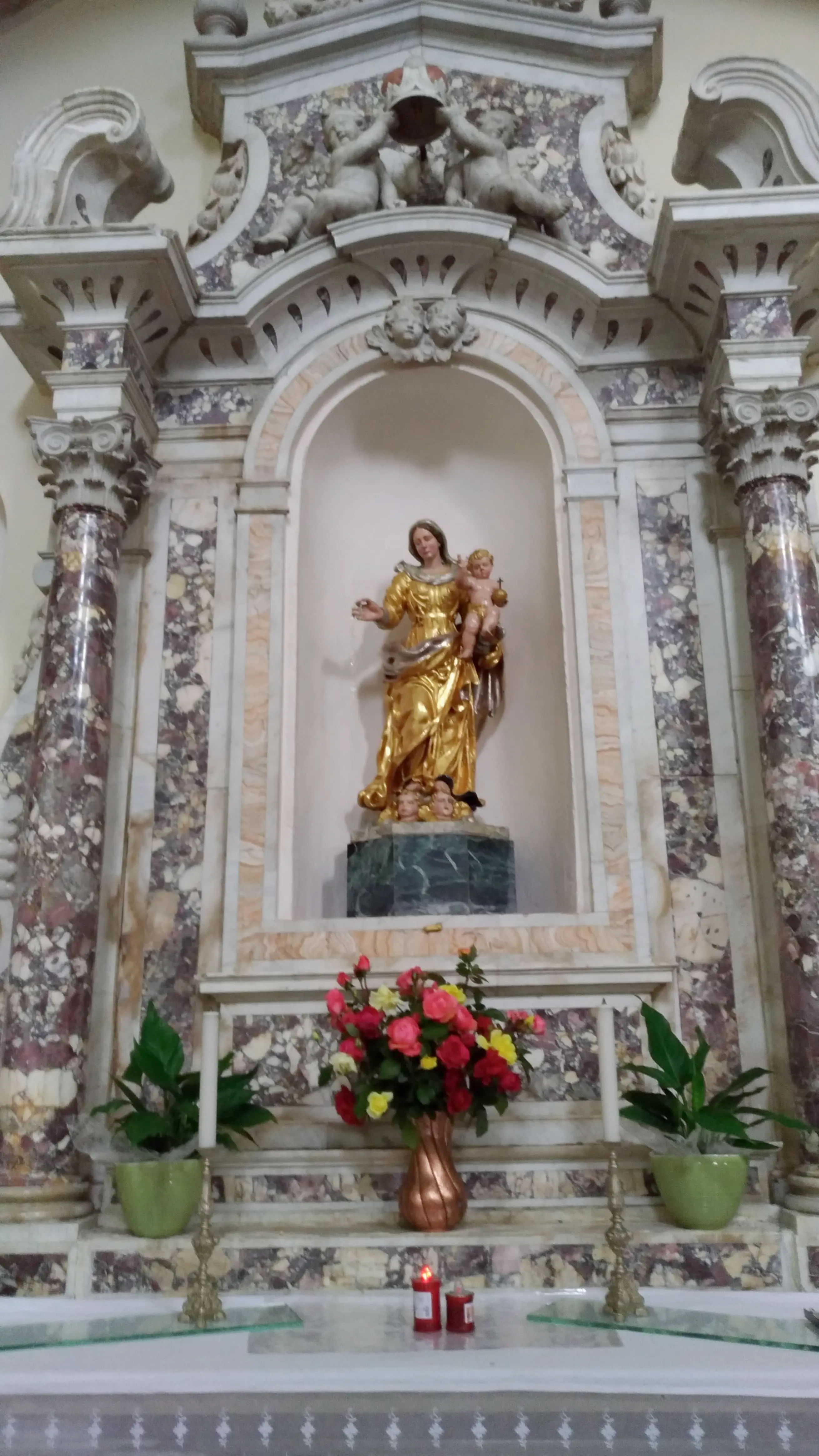 La Madonna del Rosario torna a splendere