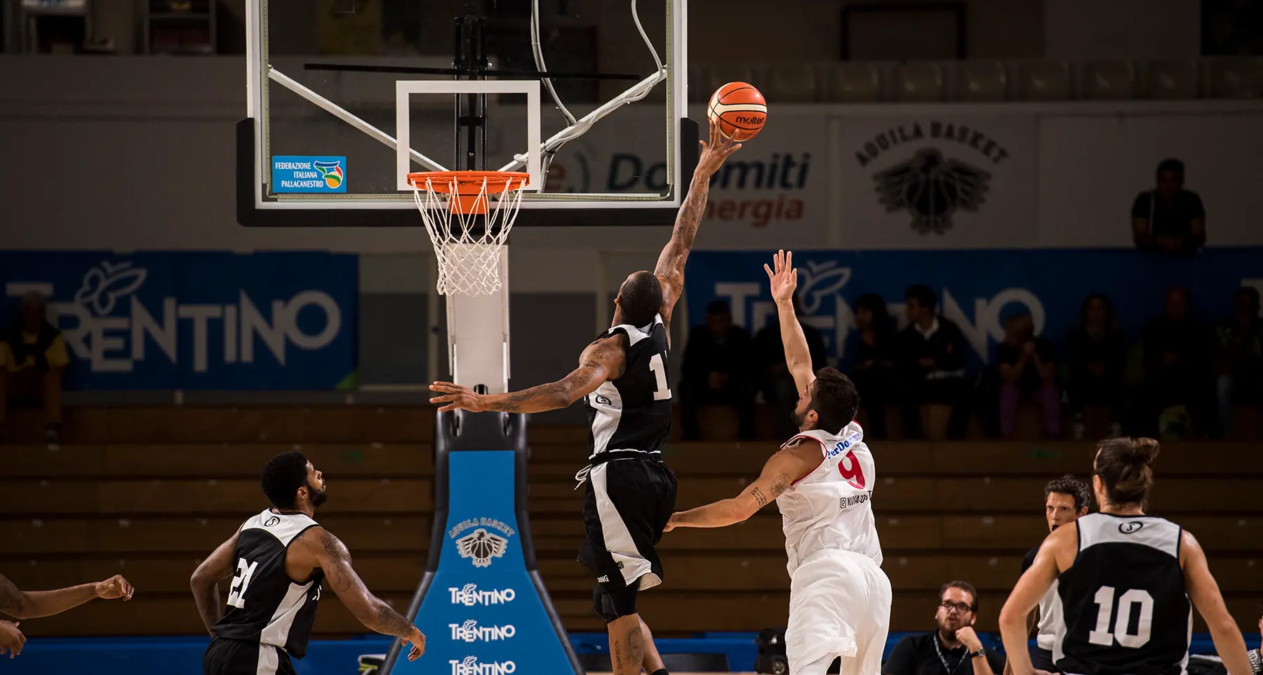 Ottimi Shields e Forry, l'Aquila vince il Brusinelli