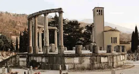 Il Grande Fratello arriva al cimitero