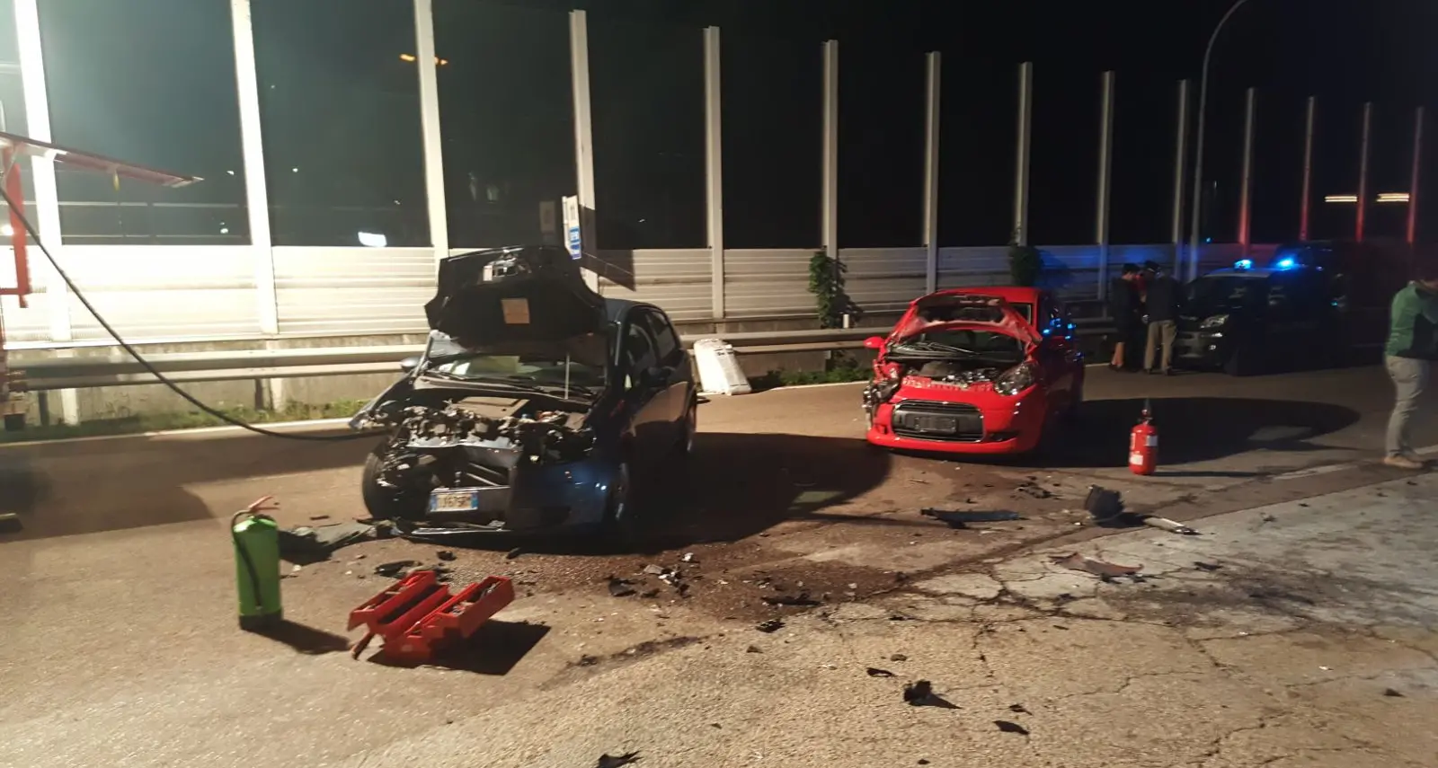 Violento scontro tra auto in destra Adige a Nomi