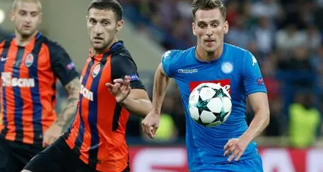 Milik paga intervento a compagno