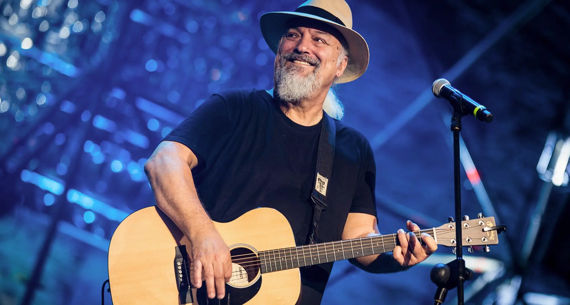 Finardi: 40 anni di musica ribelle Sabato 28 ottobre sarà a Riva